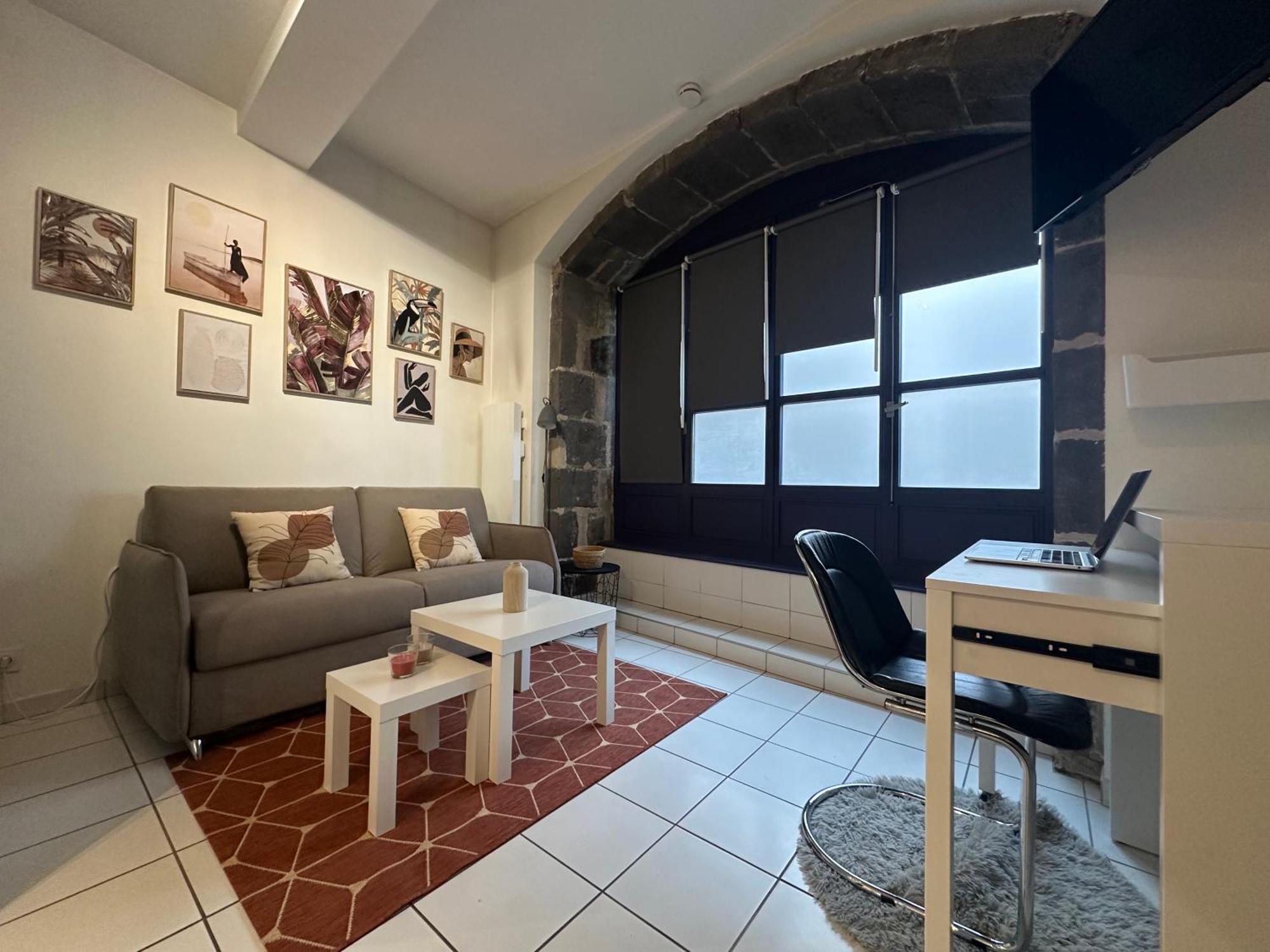 Appartement Atelier - Avec Voûte Au Centre Historique *